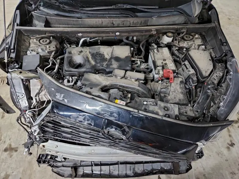 2021 TOYOTA RAV4 XLE  