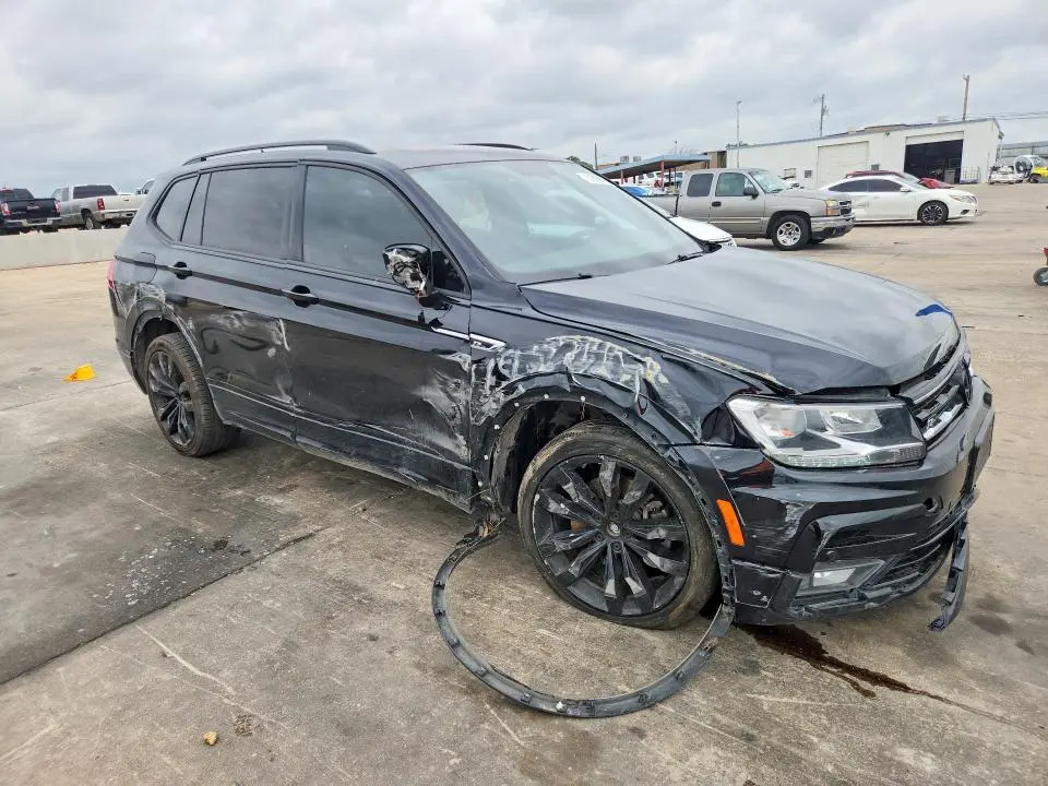 2021 VOLKSWAGEN TIGUAN SE  