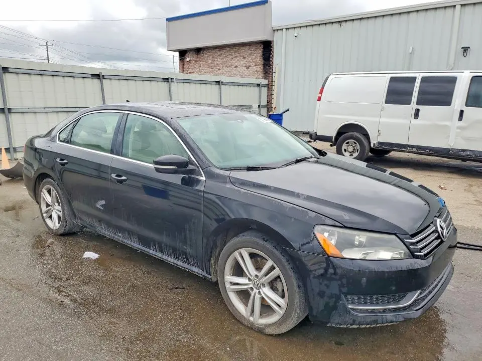2014 VOLKSWAGEN PASSAT SE  
