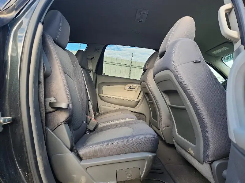 2010 CHEVROLET TRAVERSE LT  
