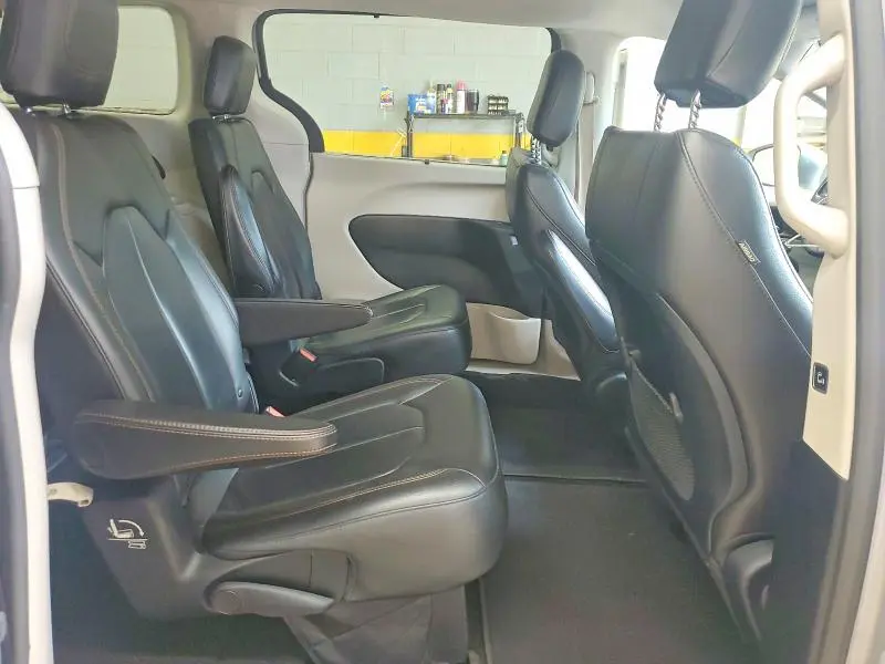 2017 CHRYSLER PACIFICA TOURING L  