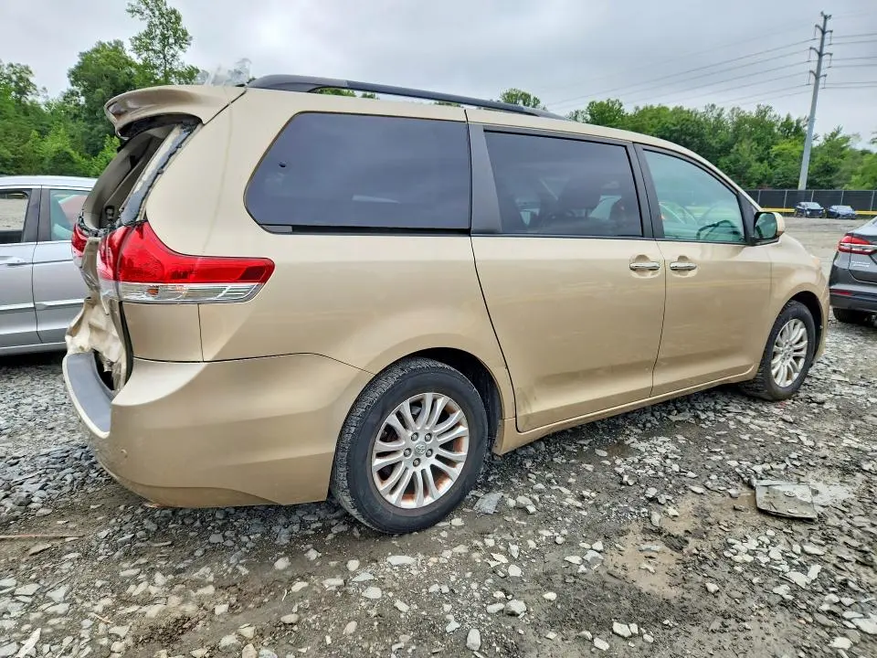 2011 TOYOTA SIENNA XLE 8-PASSENGER  