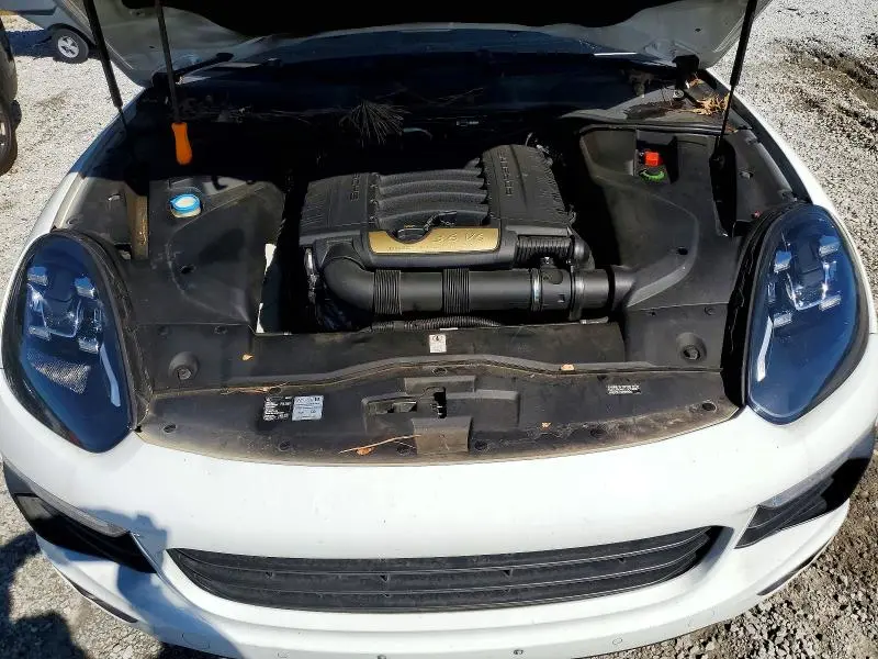 2016 PORSCHE CAYENNE   