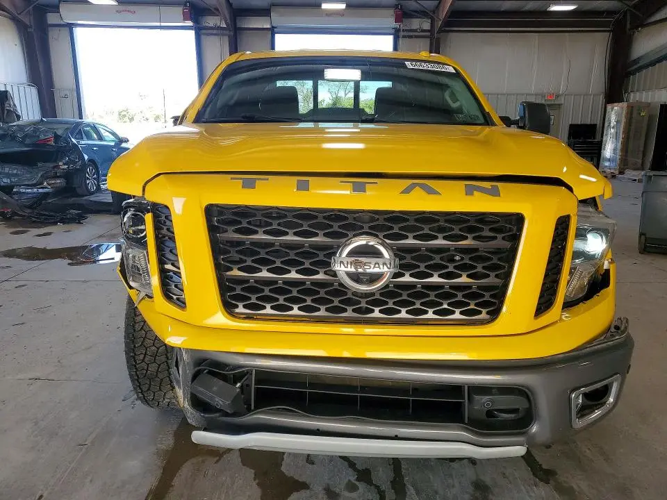 2017 NISSAN TITAN PRO-4X  