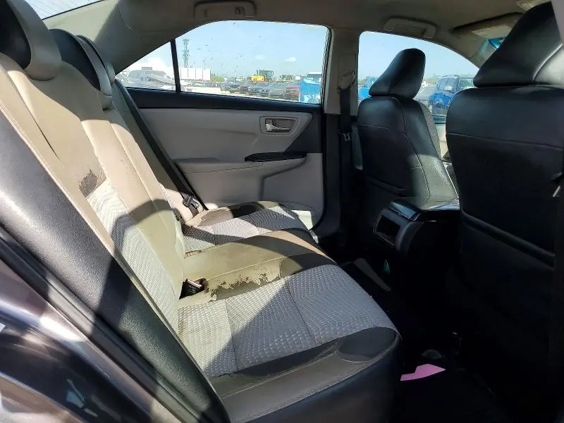 2015 TOYOTA CAMRY SE  