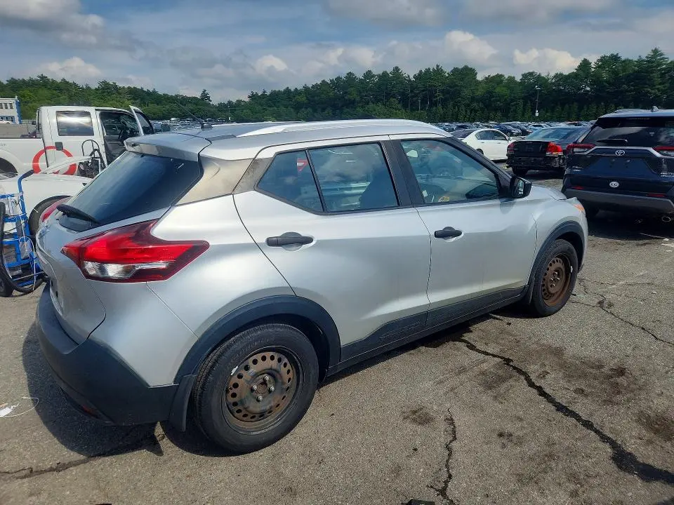 2018 NISSAN KICKS S  