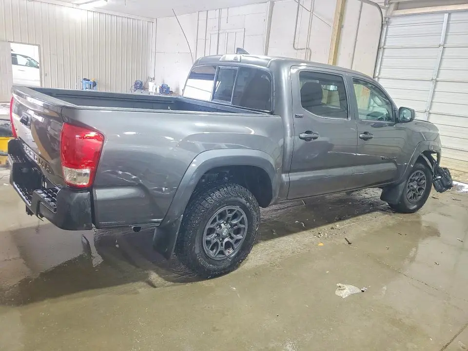 2017 TOYOTA TACOMA SR5 V6  