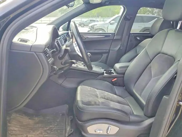 2017 PORSCHE MACAN   