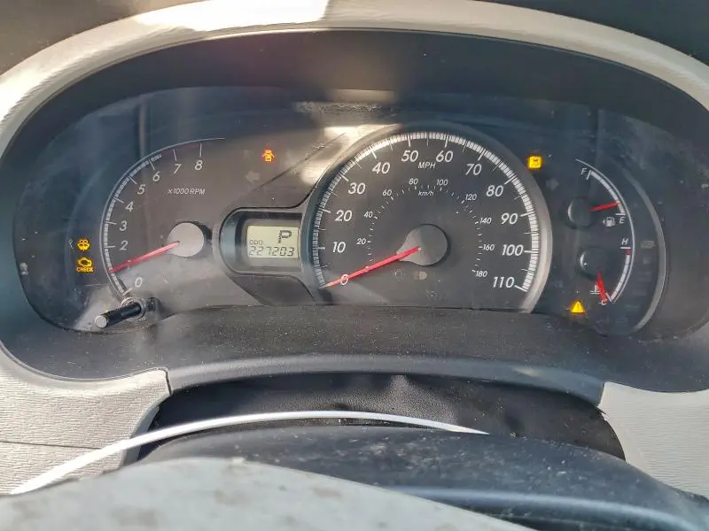 2011 TOYOTA SIENNA LE  