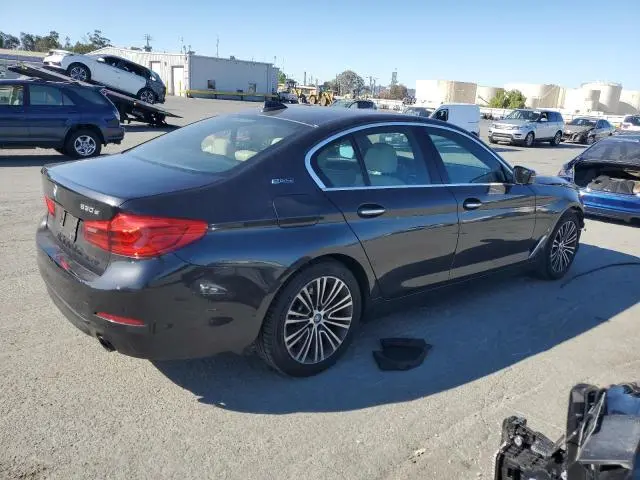 2018 BMW 530E   
