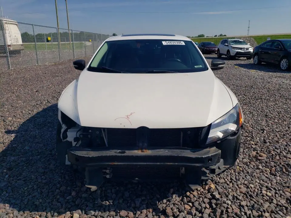 2012 VOLKSWAGEN PASSAT SE  