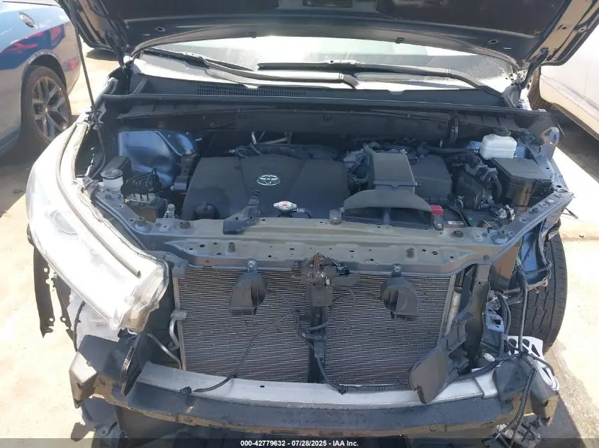 2019 TOYOTA HIGHLANDER XLE