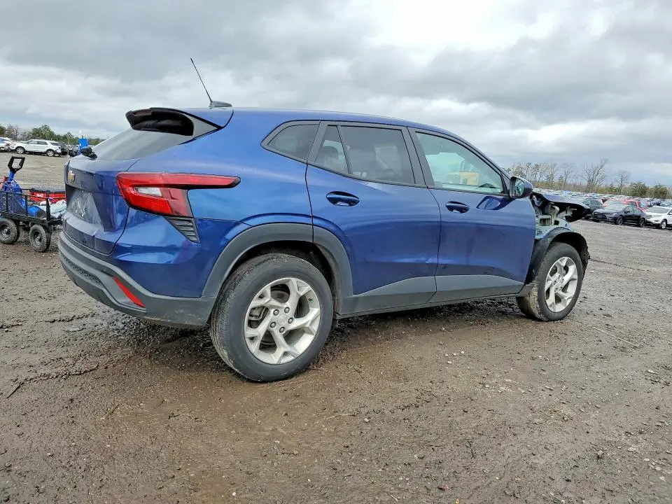 2024 CHEVROLET TRAX LS  