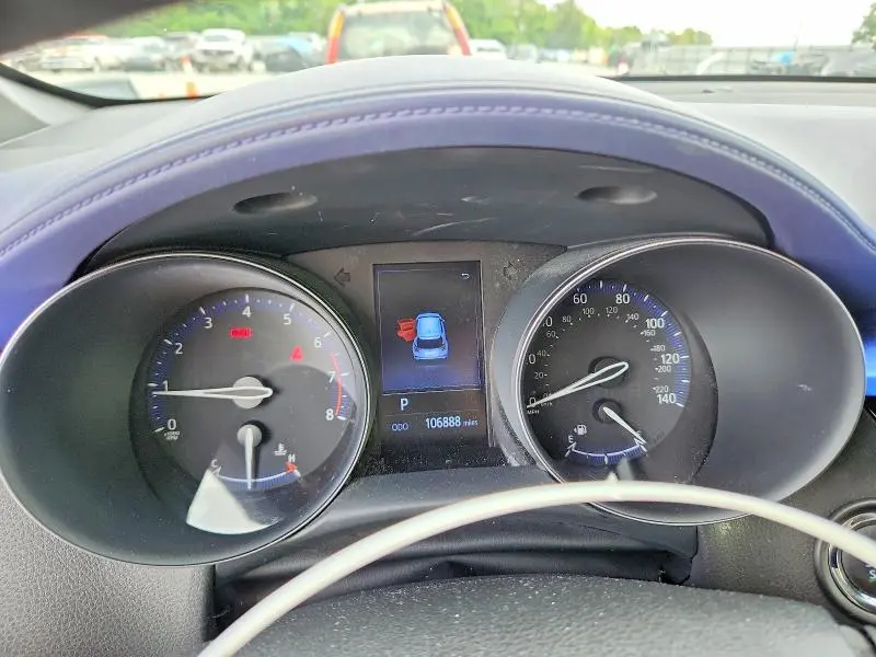 2020 TOYOTA C-HR XLE  