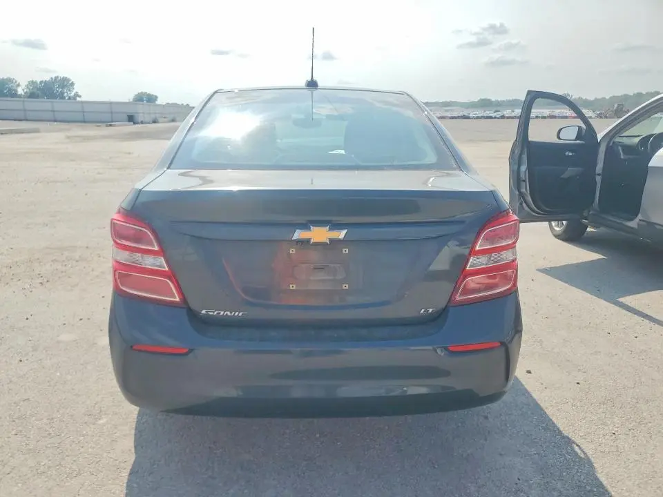 2017 CHEVROLET SONIC LT  