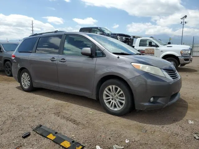 2011 TOYOTA SIENNA XLE  