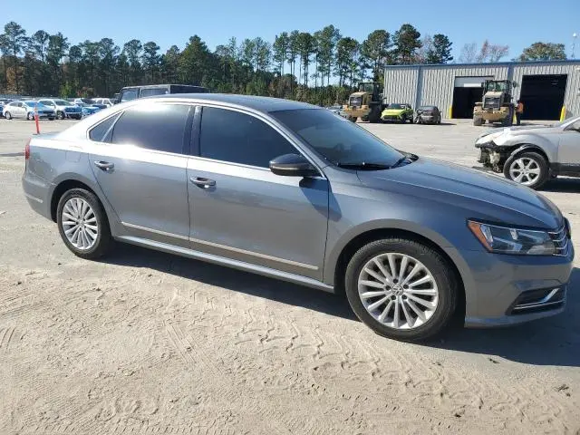 2017 VOLKSWAGEN PASSAT SE  