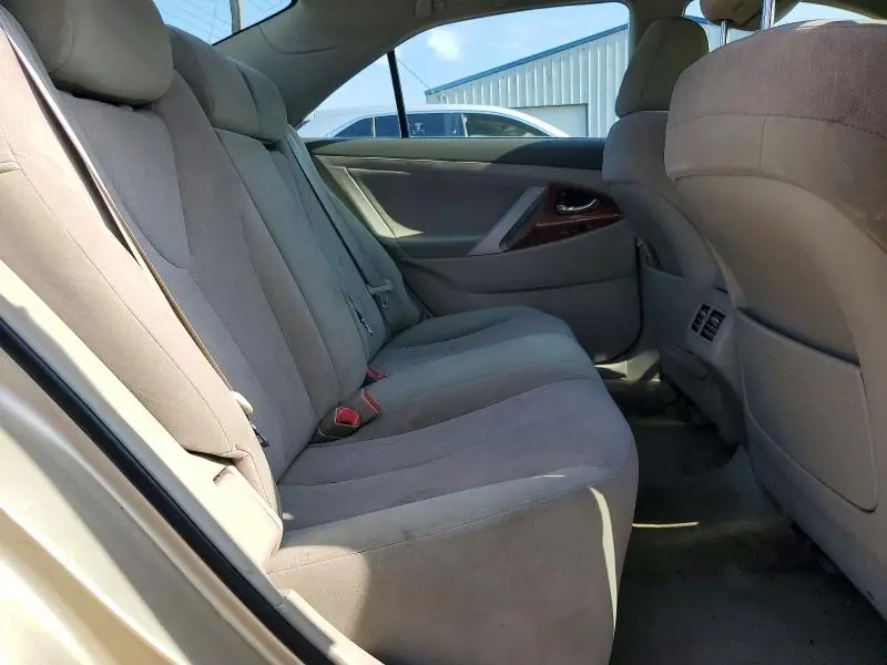 2010 TOYOTA CAMRY XLE  