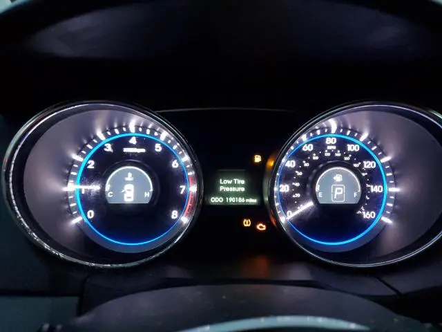 2011 HYUNDAI SONATA GLS  