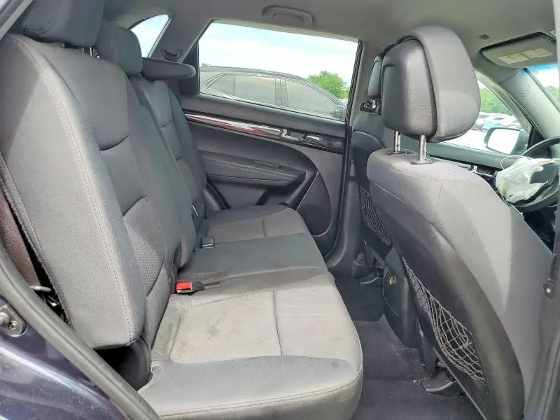 2013 KIA SORENTO LX  