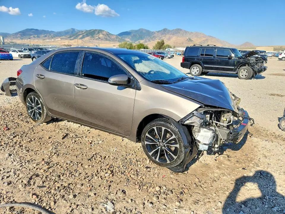 2017 TOYOTA COROLLA SE  