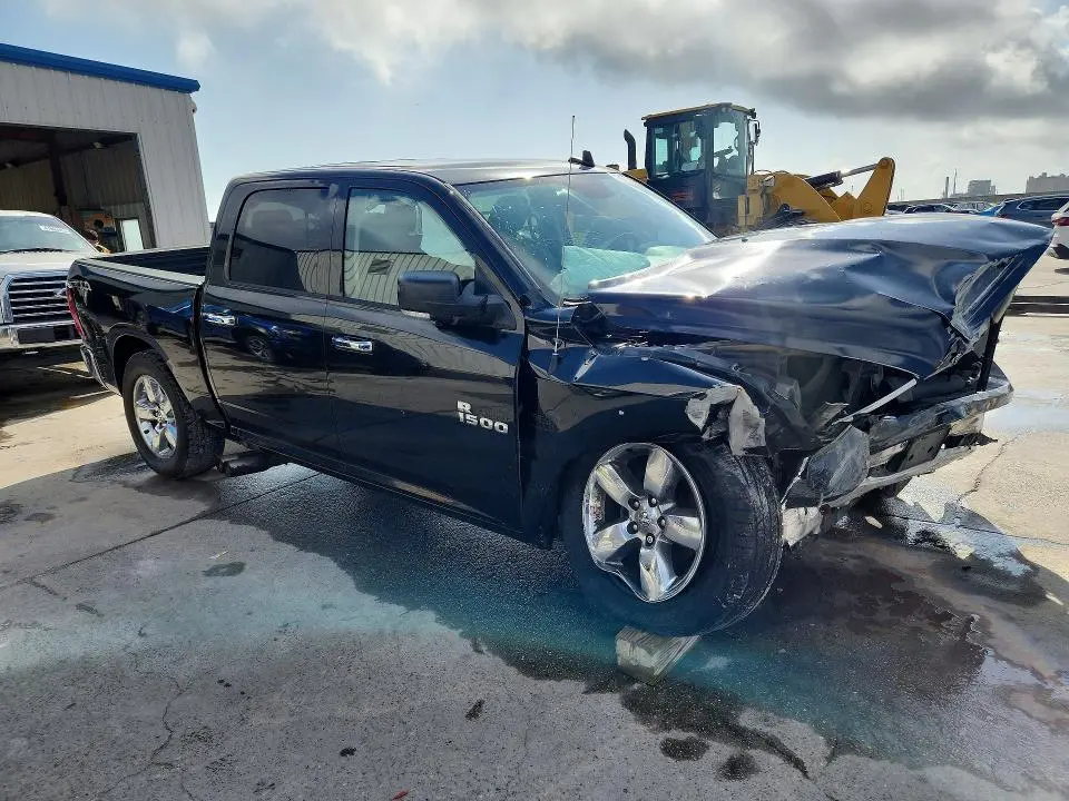 2017 RAM 1500 SLT  