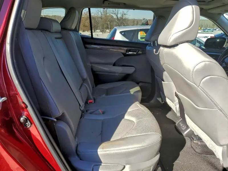 2022 TOYOTA HIGHLANDER LIMITED  