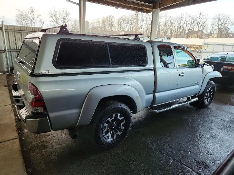 2011 TOYOTA TACOMA BASE  