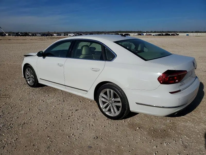 2017 VOLKSWAGEN PASSAT SE  