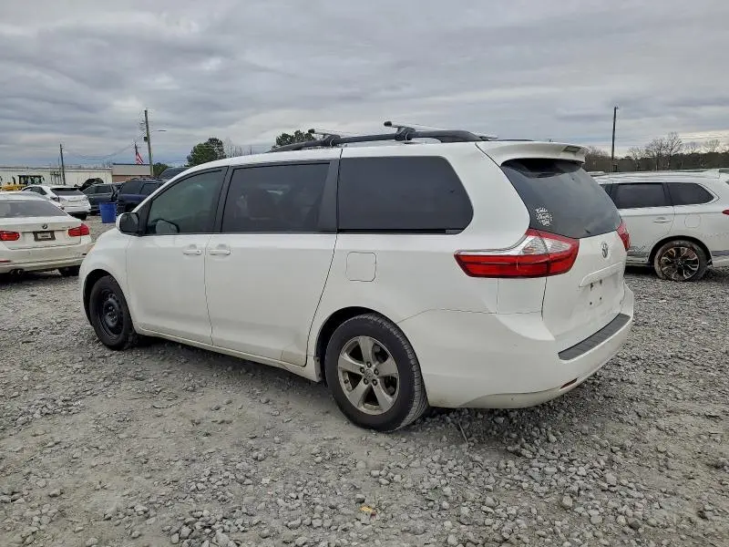 2015 TOYOTA SIENNA LE  