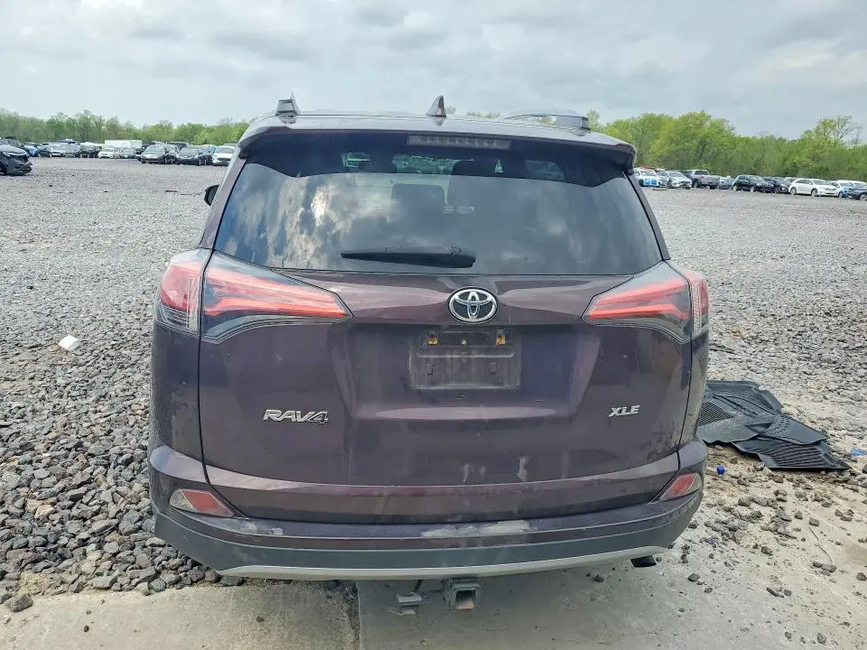 2018 TOYOTA RAV4 XLE  