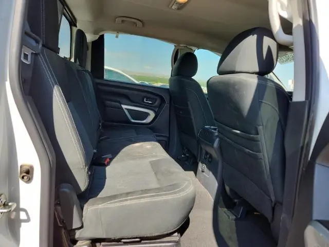 2018 NISSAN TITAN SV  