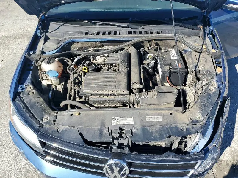 2017 VOLKSWAGEN JETTA SE  