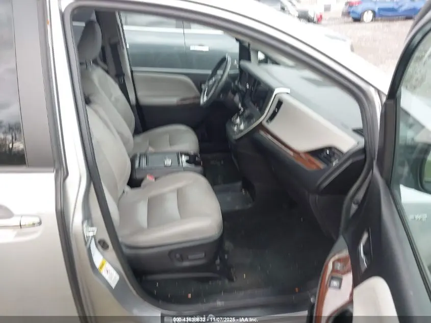 2017 TOYOTA SIENNA LIMITED PREMIUM 7 PASSENGER