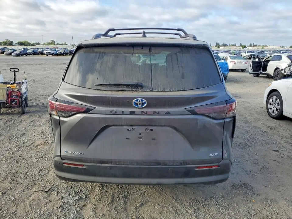2025 TOYOTA SIENNA XLE 7-PASSENGER  