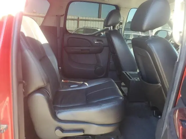 2010 CHEVROLET SUBURBAN C2500  LT  