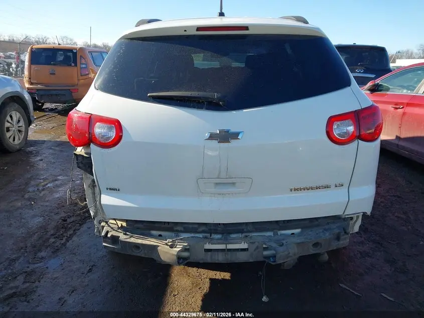 2012 CHEVROLET TRAVERSE LS