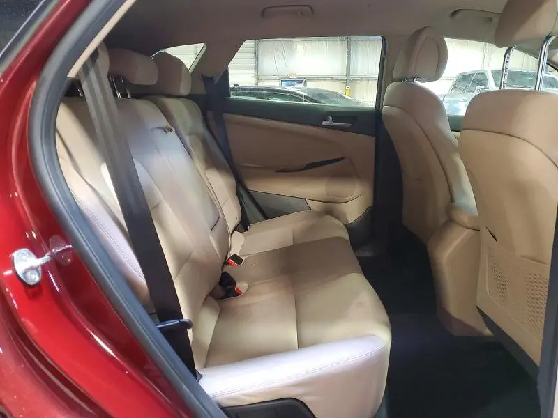 2017 HYUNDAI TUCSON SE  