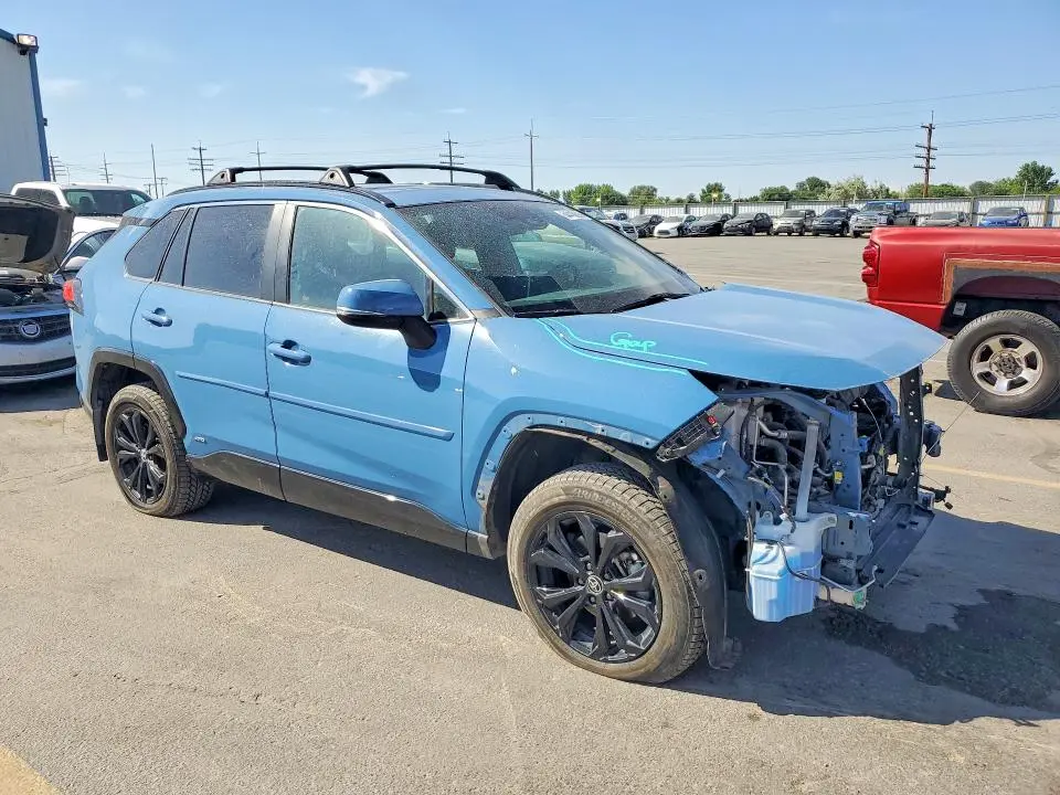 2022 TOYOTA RAV4 SE  