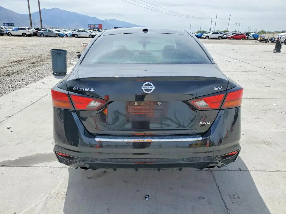 2021 NISSAN ALTIMA SV  