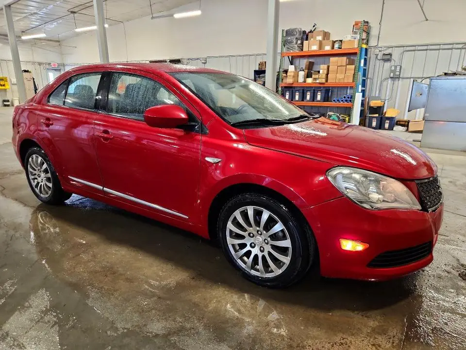 2013 SUZUKI KIZASHI SE  