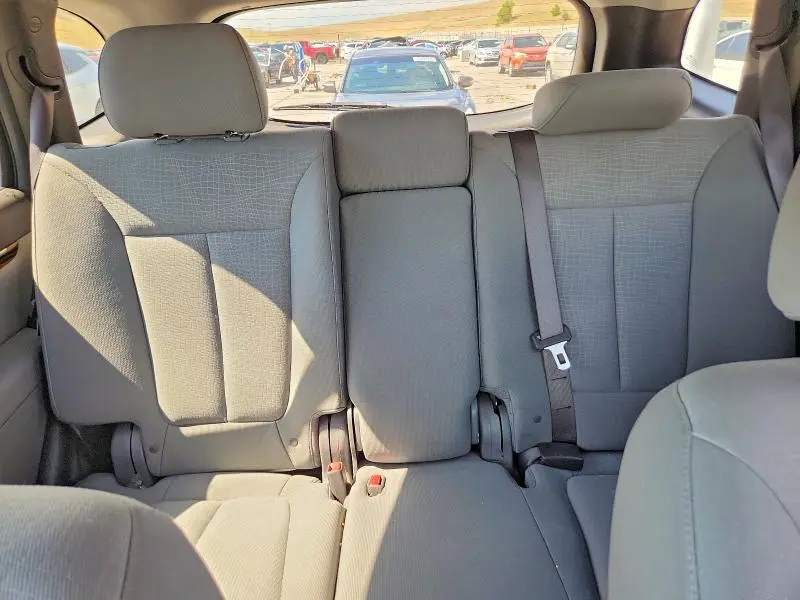 2011 HYUNDAI SANTA FE GLS  