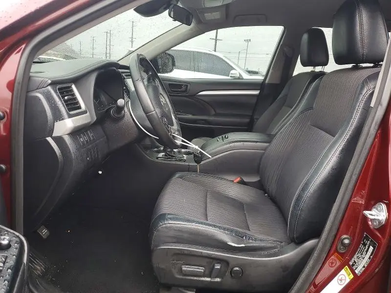 2017 TOYOTA HIGHLANDER LE  