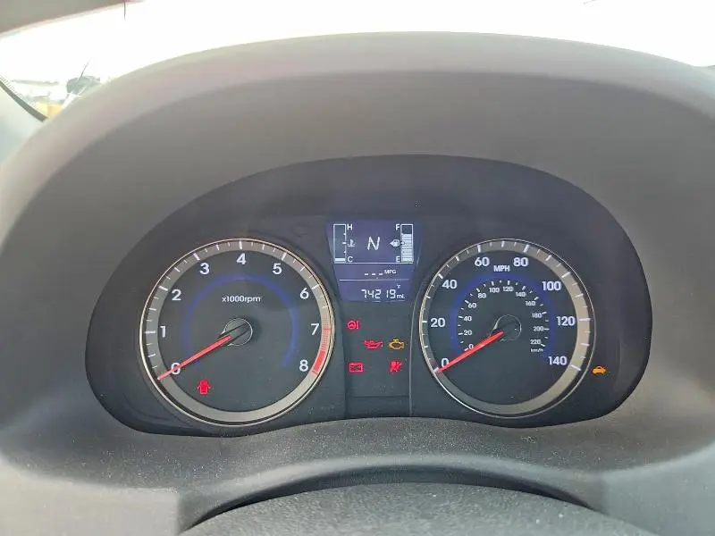 2016 HYUNDAI ACCENT SE  
