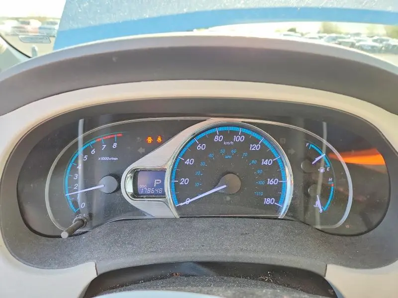 2014 TOYOTA SIENNA XLE 8-PASSENGER  