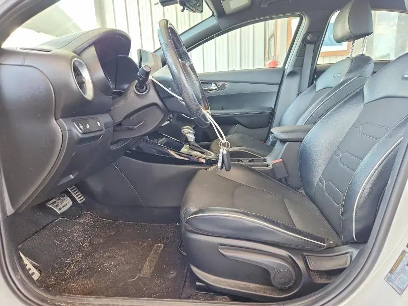 2023 KIA FORTE GT LINE  