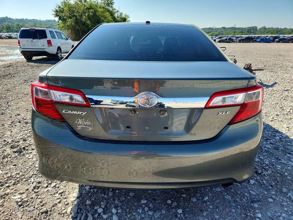 2014 TOYOTA CAMRY XLE  