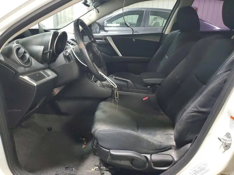 2011 MAZDA 3 S  