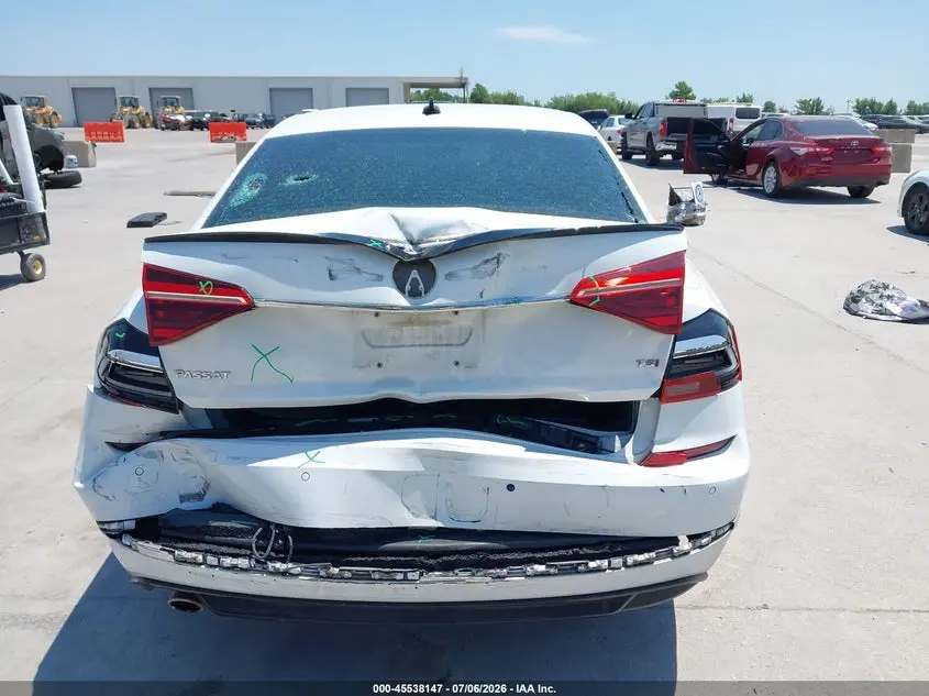 2019 VOLKSWAGEN PASSAT 2.0T SE R-LINE