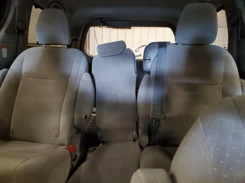 2017 TOYOTA SIENNA LE  